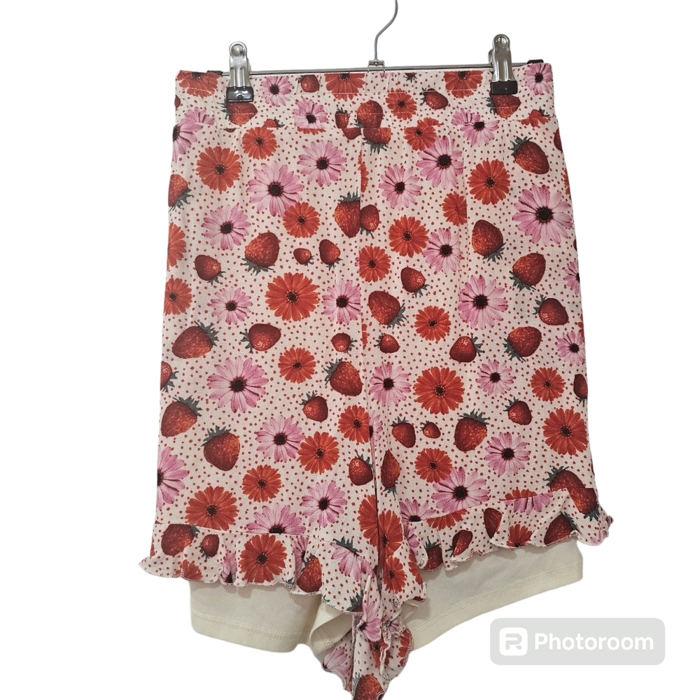 Retro Chic by Torrid Strawberry Shorts